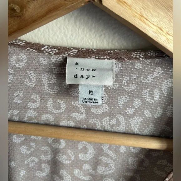 A New Day Layered Tiered Brown Leopard Print Long Sleeves V Neck Midi Dress Sz M - Picture 6 of 7